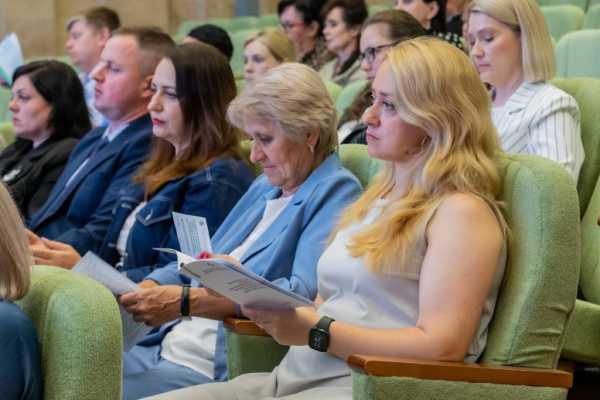 В ОТРАСЛИ ВЫРОСЛИ ЗАРПЛАТЫ И СОЦВЫПЛАТЫ, ОТМЕТИЛИ В ПРОФСОЮЗЕ РАБОТНИКОВ ЛЕСА И ПРИРОДОПОЛЬЗОВАНИЯ