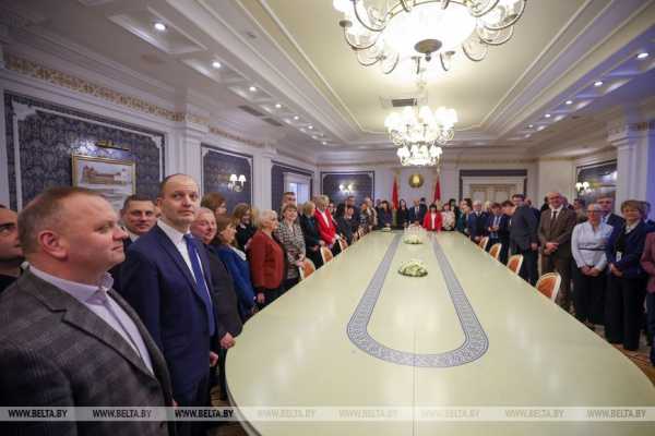 ПРОНИКНУТСЯ АТМОСФЕРОЙ В КОТОРОЙ РАБОТАЕТ ПРЕЗИДЕНТ